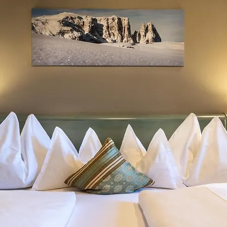 Zum Turm Hotel 3*