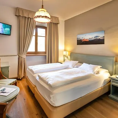 Zum Turm Hotel 3*