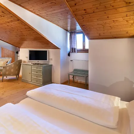 Zum Turm Hotel 3*